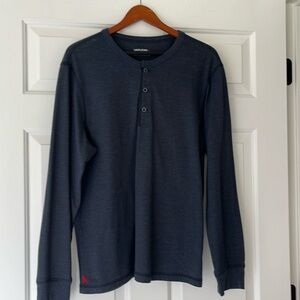 Men’s Untuckit Long Sleeve Henley Shirt